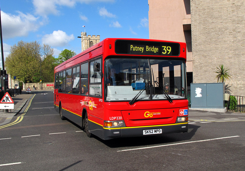 London Bus Routes | Route 39: Clapham Junction - Putney Bridge