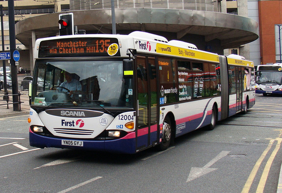 Route 135, First Manchester 12004, YN05GYJ, Manchester