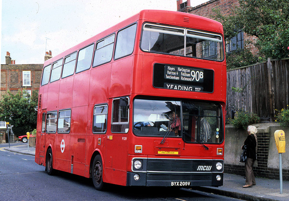 Route 90B, London Transport, M209, BYX209V, Richmond
