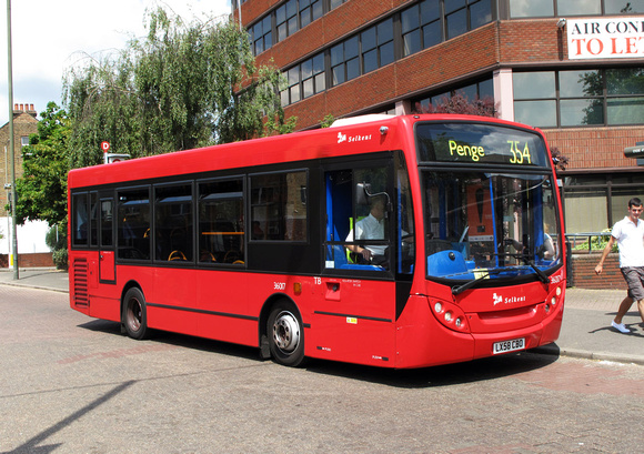 Route 354, Selkent ELBG 36017, LX58CBO, Bromley