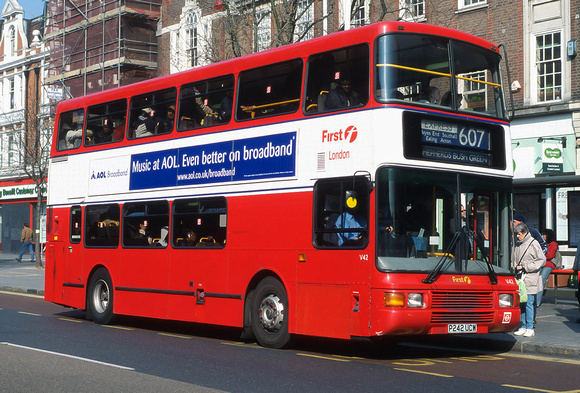 Route 607, First London, V42, P242UCW, Ealing
