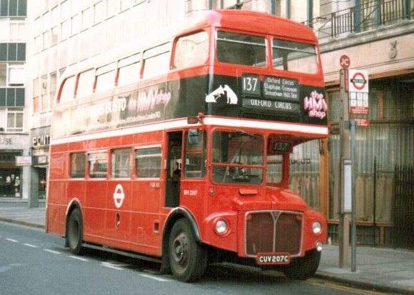 Route 137, London Transport, RM2207, CUV207C, Oxford Circus