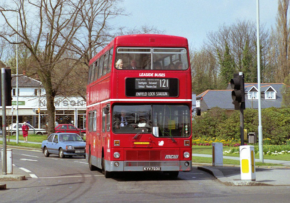 Route 121, Leaside Buses, M723, KYV723X, Enfield