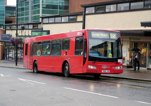 Route 358, Metrobus 617, YN06JXW, Bromley