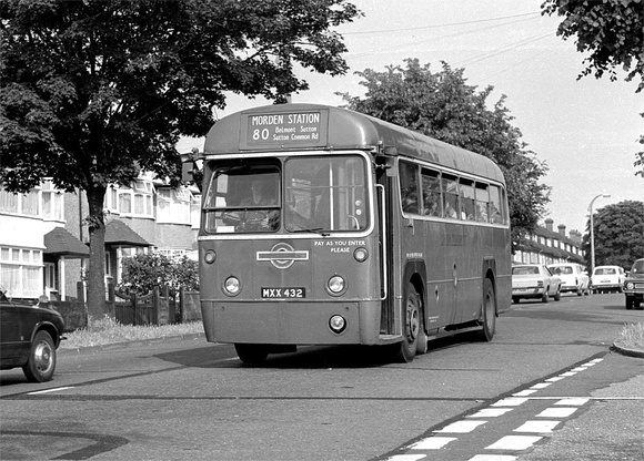 Route 80, London Transport, RF455, MXX432, Sutton