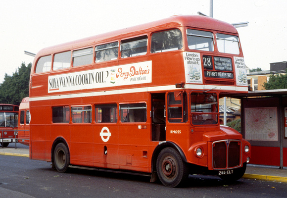 Route 28, London Transport, RM1255, 255CLT, Golders Green