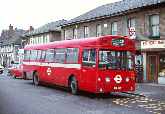 Route 235, London Transport, SM23, AML23H