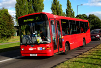 Route T32, Metrobus 142, LT02ZDR, Addington Village
