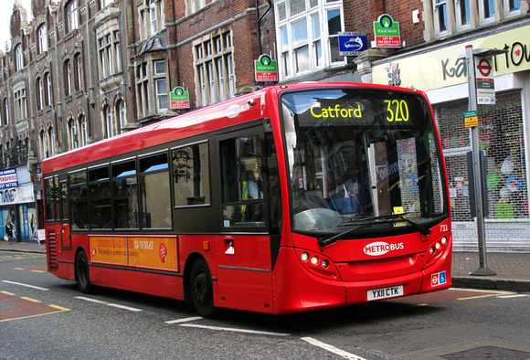 Route 320, Metrobus 733, YX11CTK, Bromley