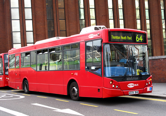 Route 64, Metrobus 710, AE09DHK, Croydon