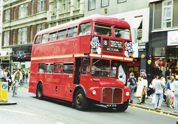 Route 8, London Transport, RM2050, ALM50B