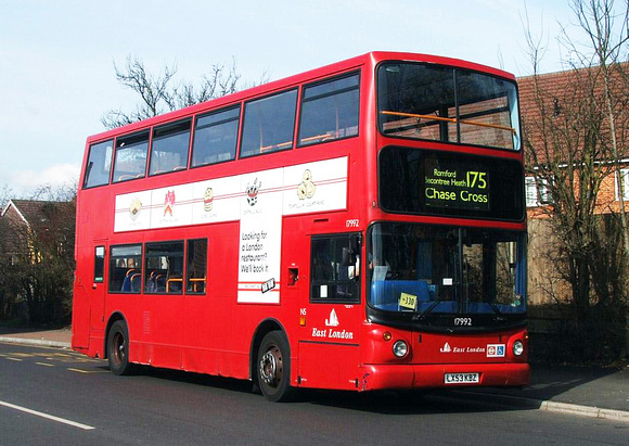 Route 175, East London ELBG 17992, LX53KBZ, Chase Cross