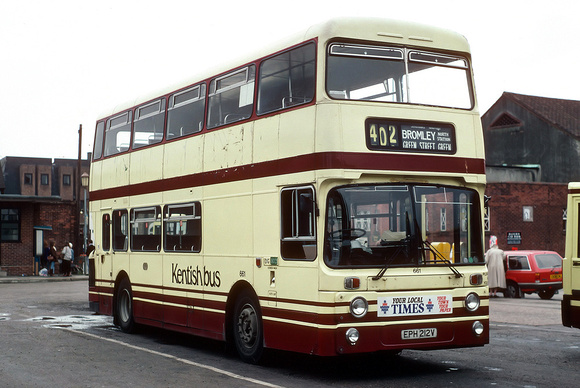 Route 402, Kentish Bus 661, EPH212V, Sevenoaks
