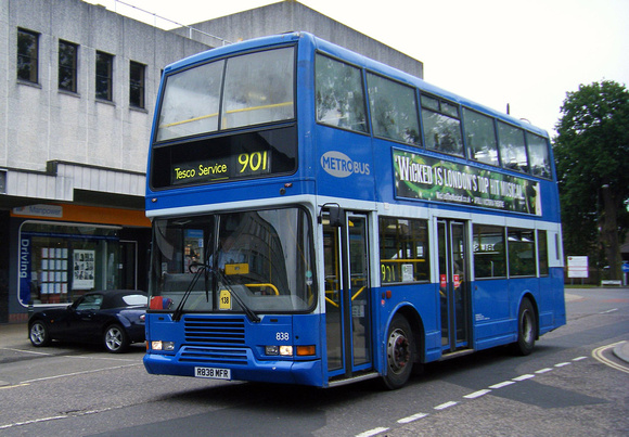 Route 901, Metrobus 838, R838MFR, Crawley