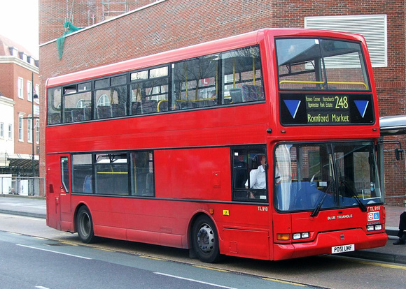 Route 248, Blue Triangle, TL910, PO51UMF, Romford