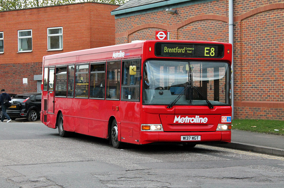 Route E8, Metroline, DP37, W137WGT, Brentford