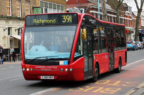 Route 391, London United RATP, OV18, YJ58VBY, Turnham Green