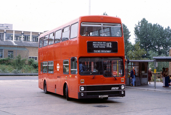 Route 112, London Transport, M255, BYX255V, Brent Cross