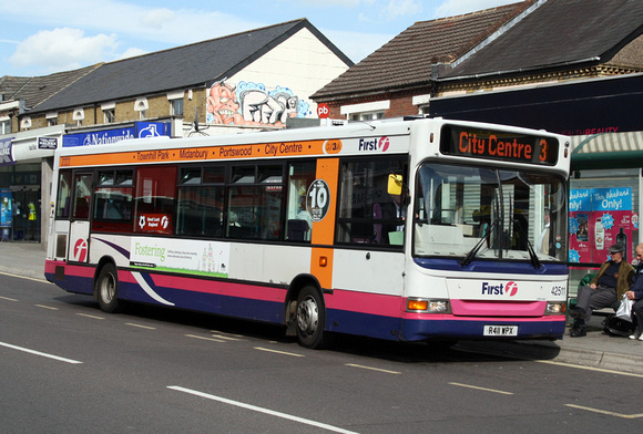 Route 3, First In Hampshire 42511, R411WPX, Southampton
