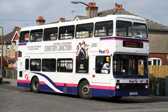 Route 7, First In Hampshire 34628, K628LAE, Southampton