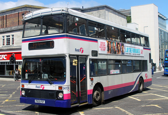 Route 10, First In Hampshire 34130, P830FEF, Southampton