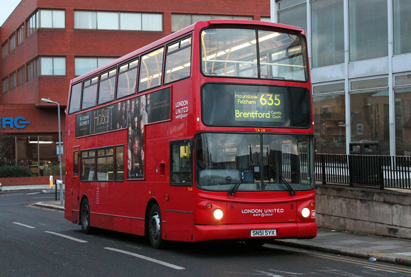 Route 635, London United, TA218, SN51SYX, Brentford