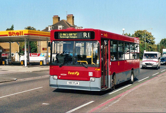 Route R1, First Centrewest, DP11, N811FLW, Hastings Road