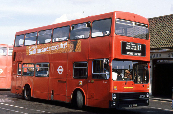 Route 142, London Transport, M469, GYE469W, Edgware