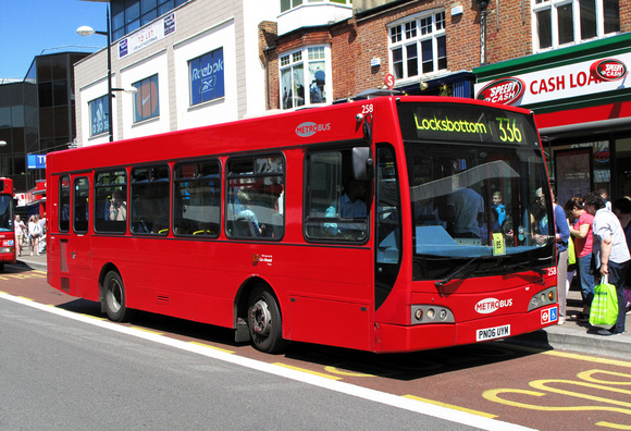 Route 336, Metrobus 258, PN06UYM, Bromley