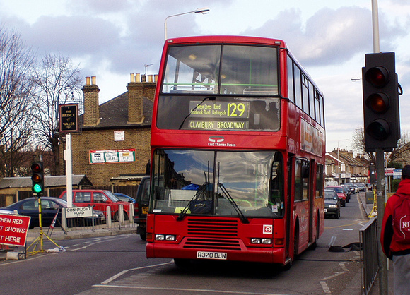 Route 129, East Thames Buses 370, R370DJN, Ilford
