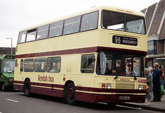 Route 96, Kentish Bus 319, B256RAJ, Bexleyheath