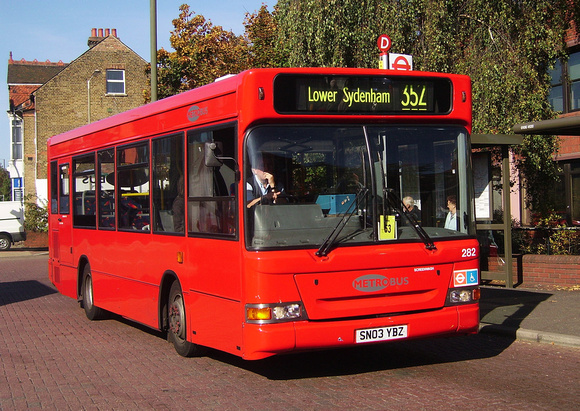 Route 352, Metrobus 282, SN03YBZ, Bromley
