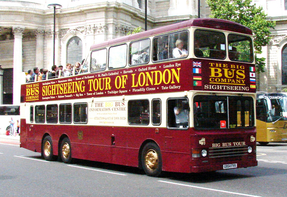 Big Bus Tours, G954FVX, St Paul's Cathedral