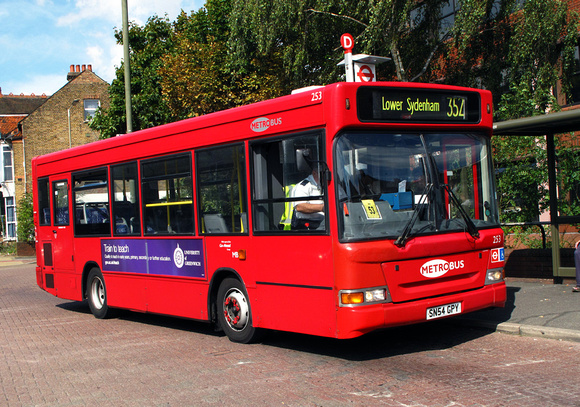 Route 352, Metrobus 253, SN54GPY, Bromley North