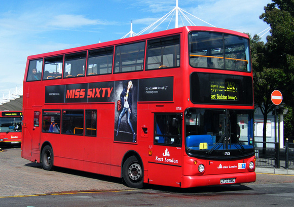 Route 262, East London ELBG 17551, LY02OBC, Stratford