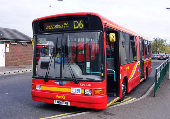 Route D6, First London, DML41418, LN51DXB, Crossharbour