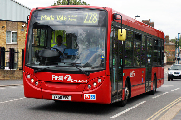 Route 228, First London, DML44049, YX58FPG