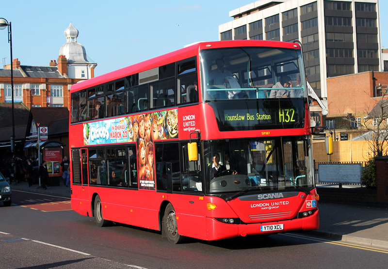 London Bus Routes | Route H32: Southall, Town Hall - Hounslow, Bus ...