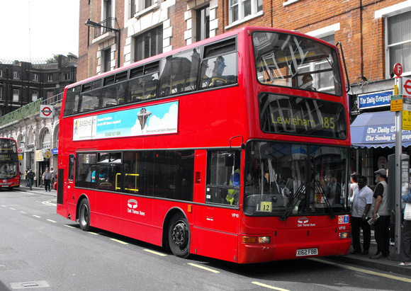 Route 185, East Thames Buses, VP10, X162FBB, Victoria