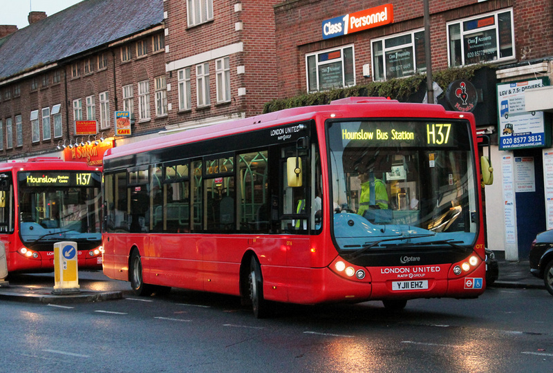 London Bus Routes | Route H37: Hounslow, Blenheim Centre - Richmond ...