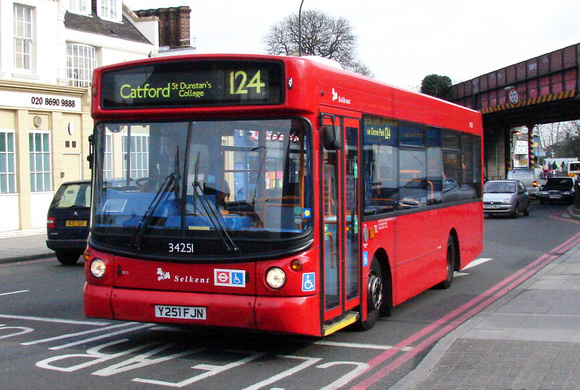 Route 124, Selkent ELBG 34251, Y251FJN, Catford