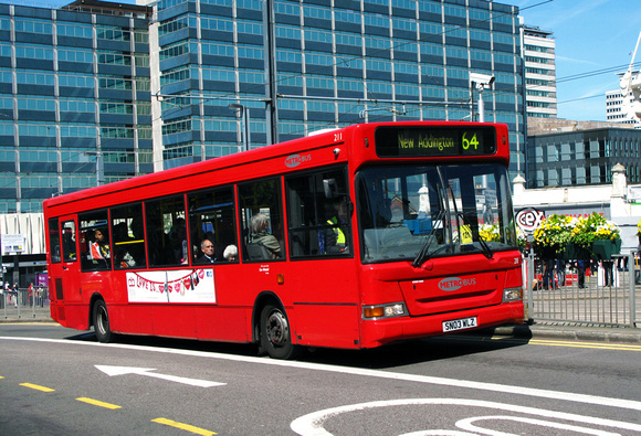 Route 64, Metrobus 211, SN03WLZ, East Croydon