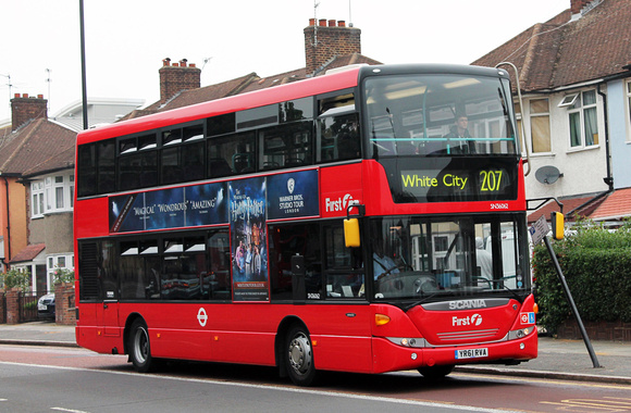Route 207, First London, SN36062, YR61RVA, Ealing Hospital