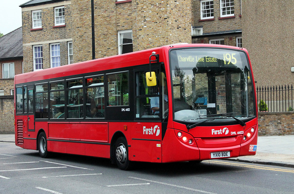 Route 195, First London, DML44133, YX10BDE, Brentford