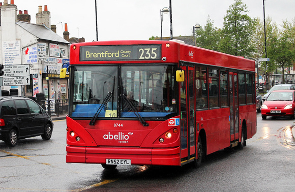 Route 235, Abellio London 8744, RN52EYL, Hounslow