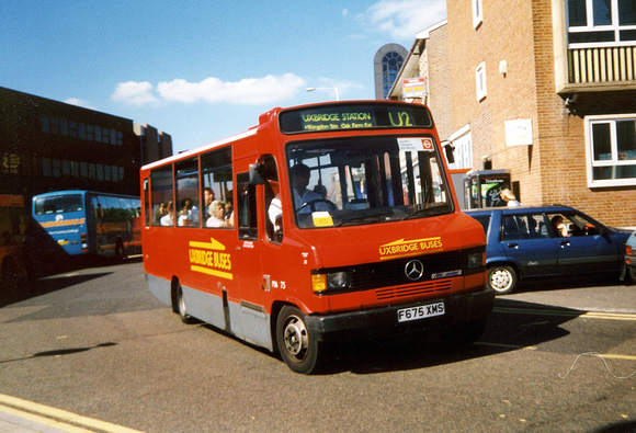 Route U2, Uxbridge Buses, MA75, F675XMS