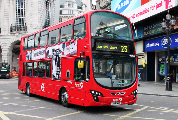 Route 23, First London, VN37960, BN61MXG, Piccadilly Circus
