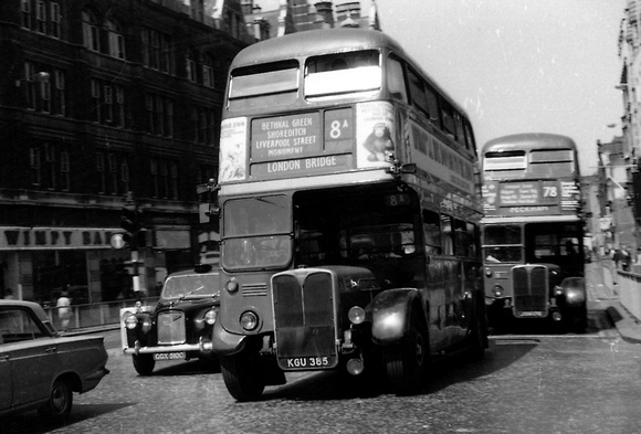 Route 8A, London Transport, RT2356, KGU385, Bishopsgate JP