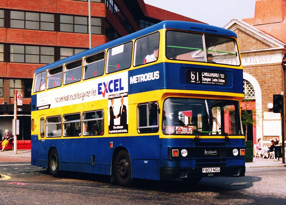 Route 61, Metrobus 803, F803NGU, Bromley
