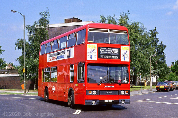 Route 208, London Transport, T818, RYK818Y, Petts Wood